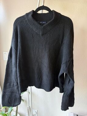 GAP Black CashSoft Cropped High V-Neck Sweater - Size L